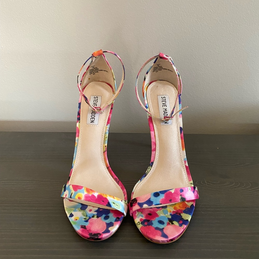 Floral Steve Madden strappy heal sandal